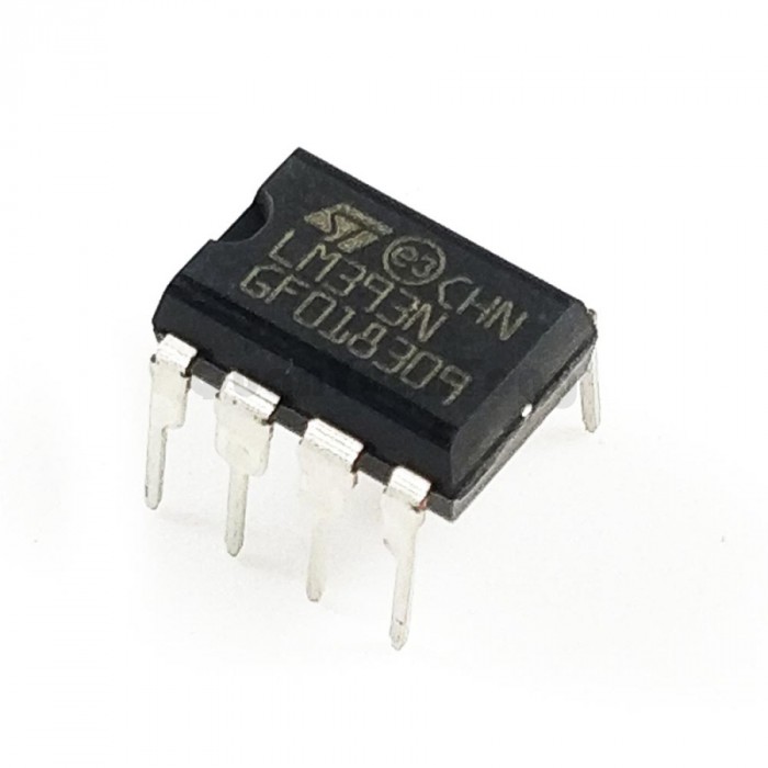 Low Offset Voltage Dual Comparators LM393